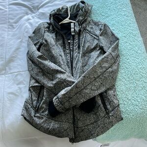 LULULEMON RAIN JACKET